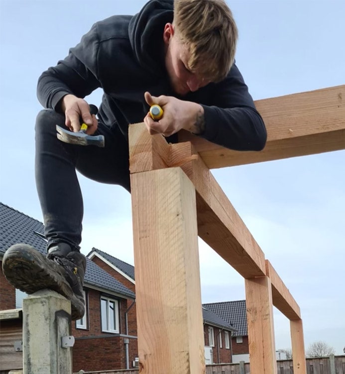 Mälvin aan het werk